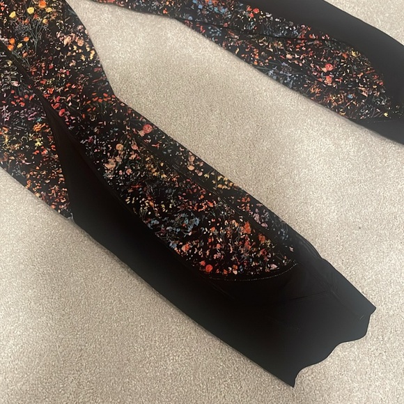 Lululemon Cropped Leggings - Picture 7 of 9